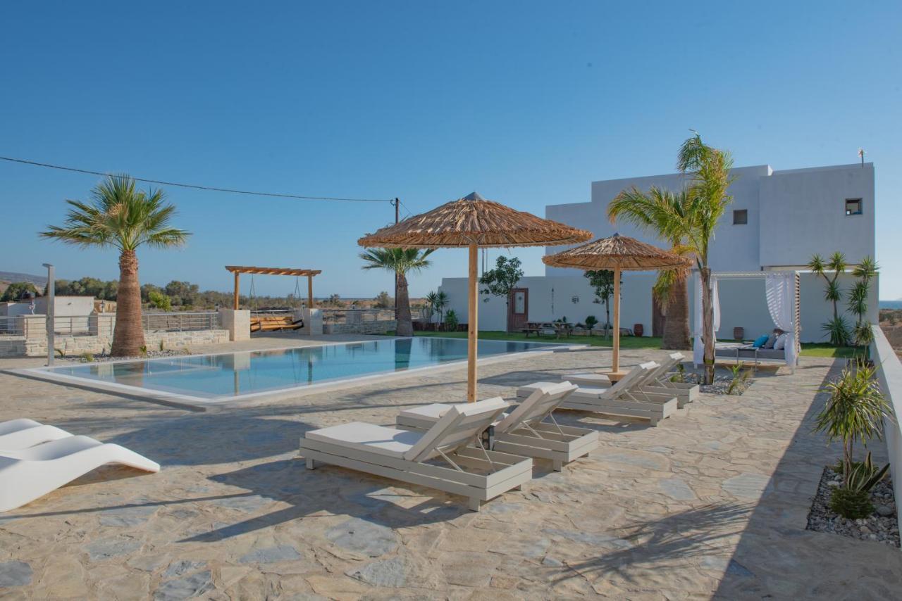 Villa Pnoe Seaside 卡拉马基 外观 照片