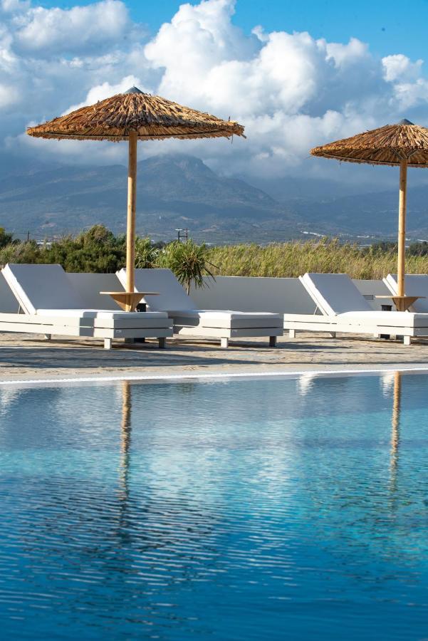 Villa Pnoe Seaside 卡拉马基 外观 照片