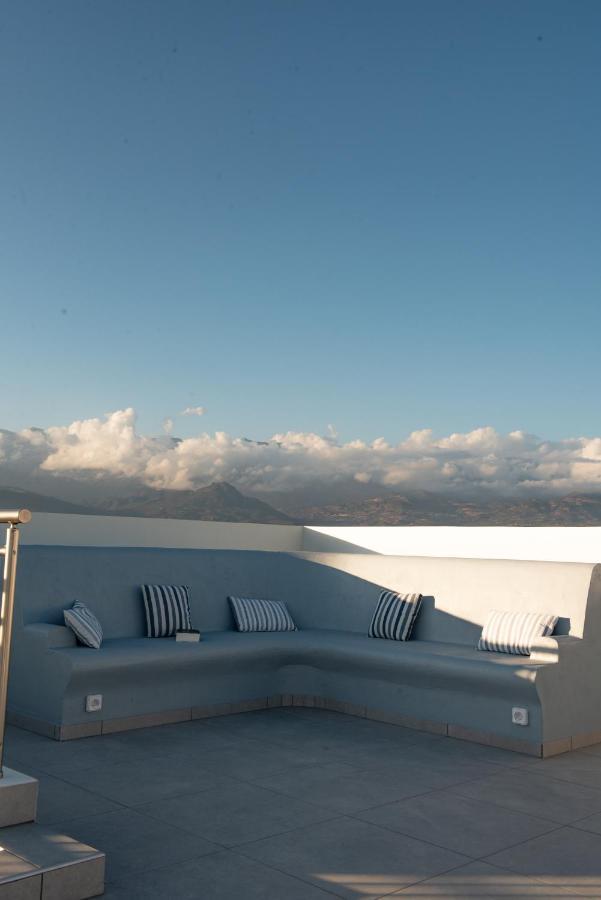Villa Pnoe Seaside 卡拉马基 外观 照片